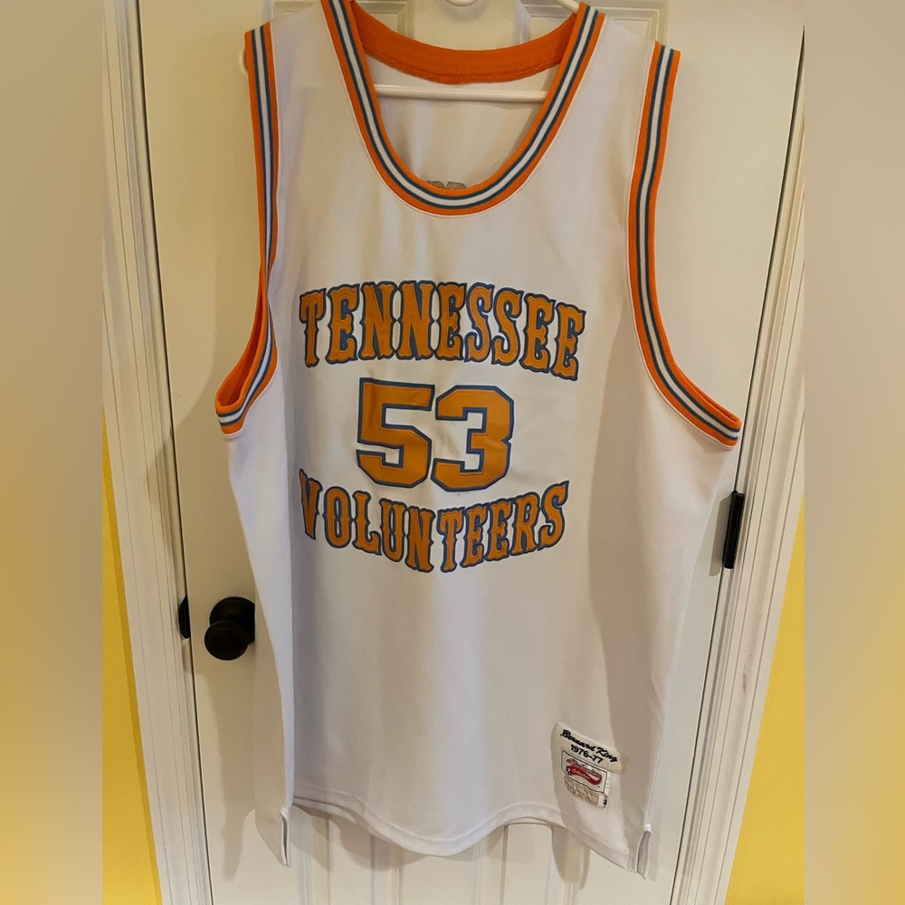 Bernard King JERSEY- Tennessee - size 54